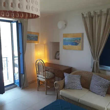 아파트 Il Faro 아쿠아페사